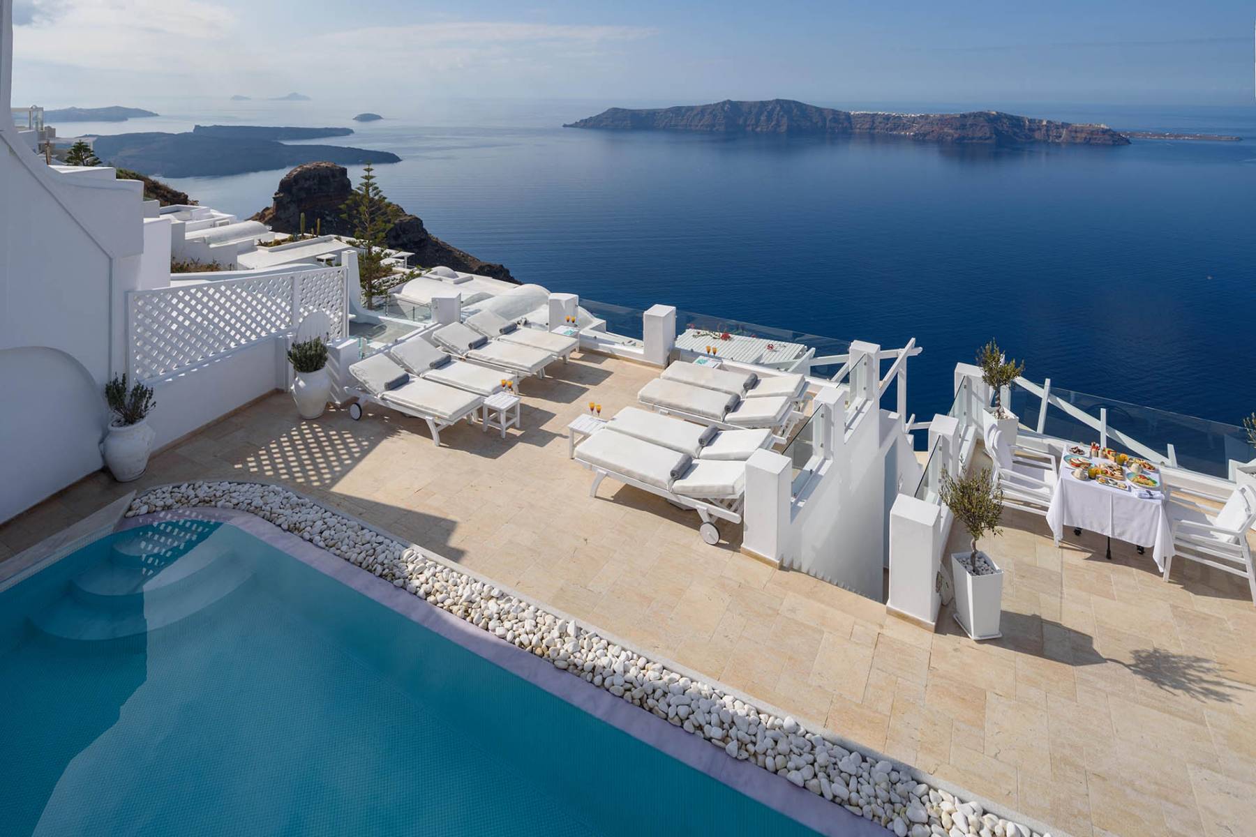 HOTEL ABOVE BLUE SUITES IMEROVIGLI (SANTORINI) 4* (Griechenland) - von €  160 | HOTEL-MIX